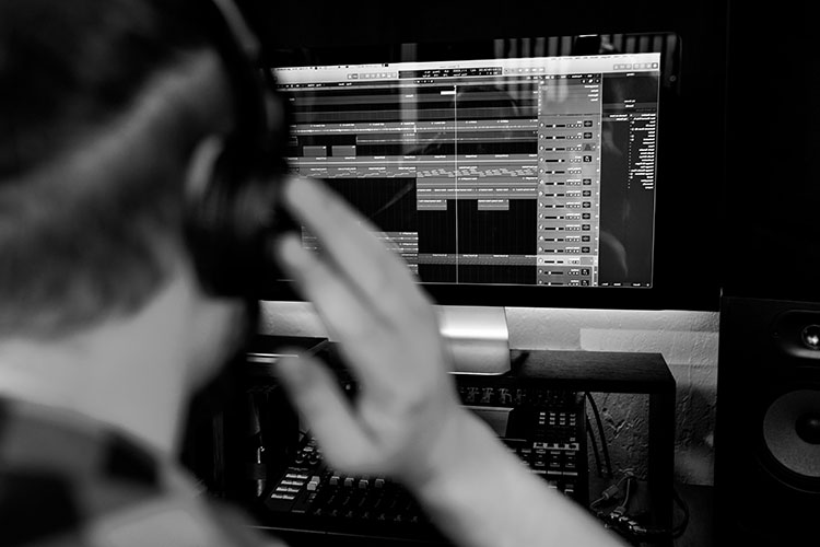 Mixing And Mastering Miami Beach